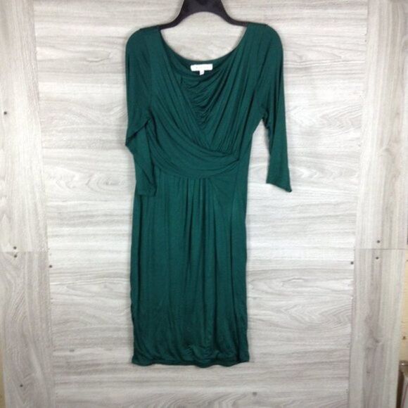 The Vanity Room Green Ruched Middle  long sleeve Midi Dress size M - Picture 1 of 6